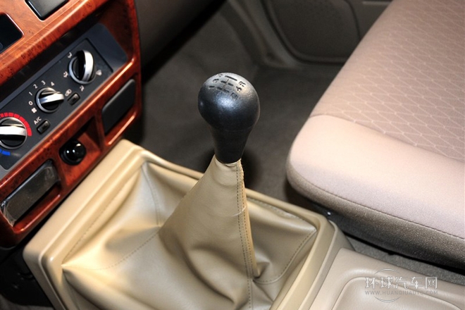 2011款 2.4L汽油兩驅標準型