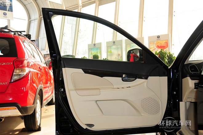 2013款 1.8T 自動精英型 國V