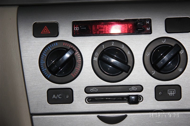 2011款 新銳版 1.8L 手動基本型