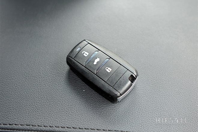 2013款 1.8T 自動旗艦型 國V