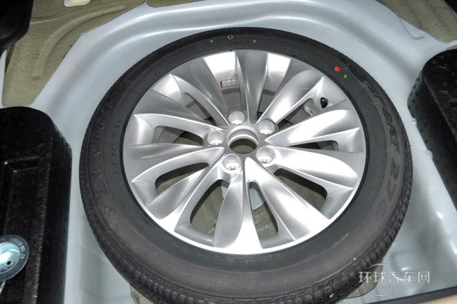 2013款 1.8T 自動(dòng)尊崇型