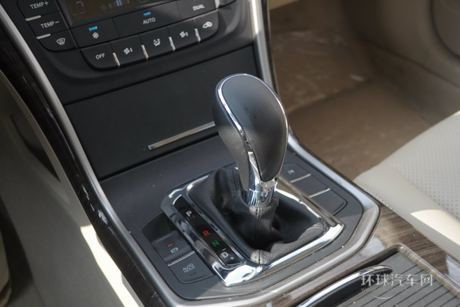 2013款 1.8T 自動尊崇型