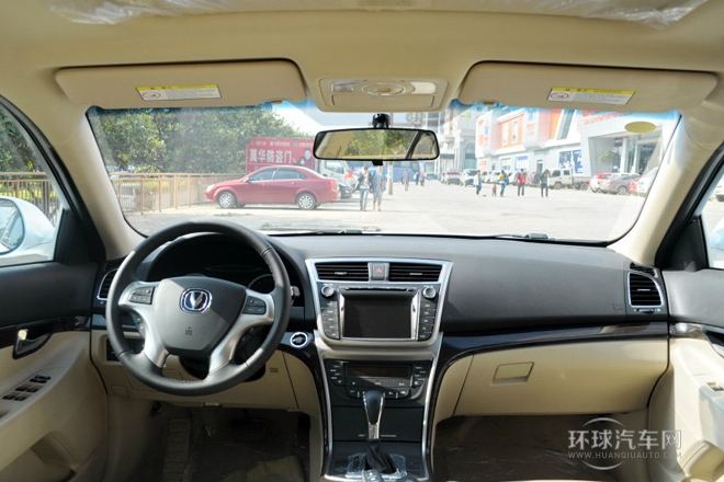 2013款 1.8T 自動(dòng)尊崇型