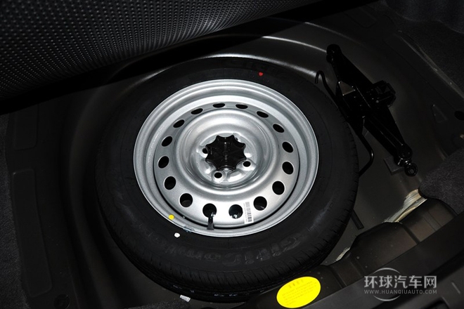 2012款 1.8L 自動尊貴型