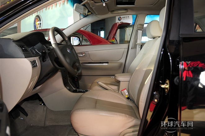 2012款 1.8L 自動尊貴型