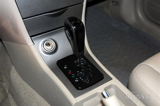 2012款 1.8L 自動尊貴型