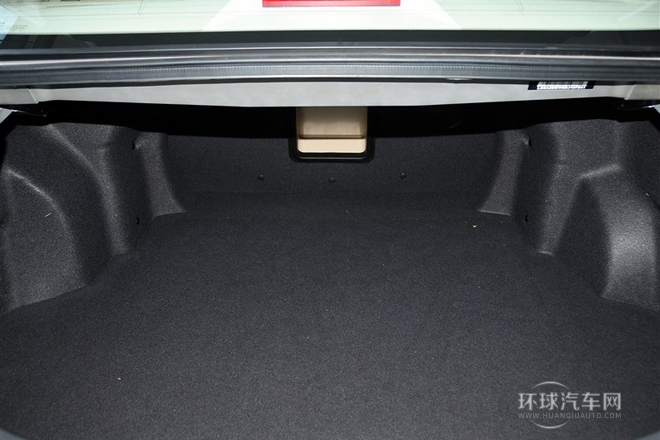 2013款 1.8T 自動尊貴型 國IV