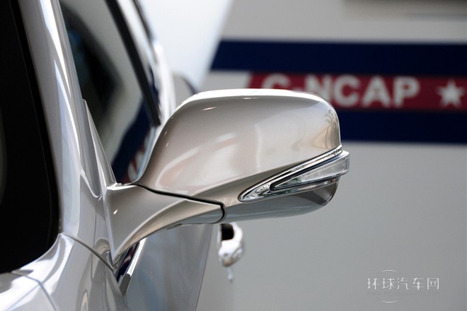 2013款 1.8T 自動尊貴型 國IV