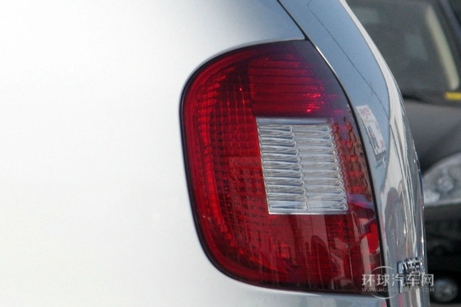 2010款 1.6L 汽油天窗尊貴型5座