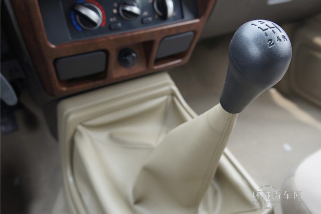 2013款 2.4L四驅標準型5座ZN6494