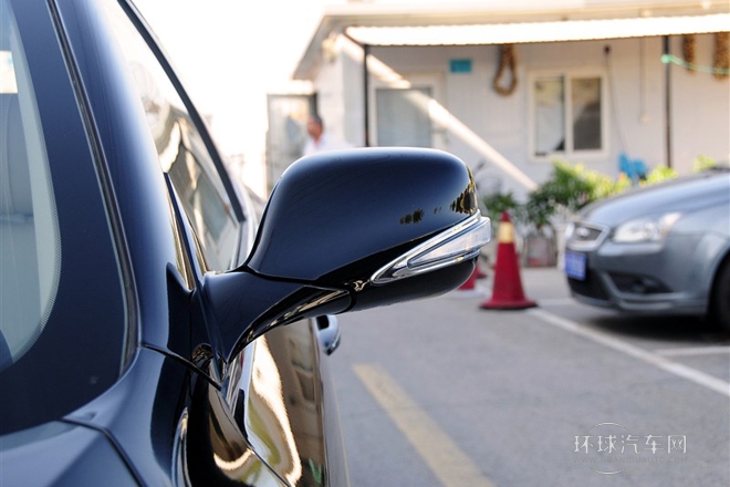 2013款 1.8T 自動尊貴型 國V