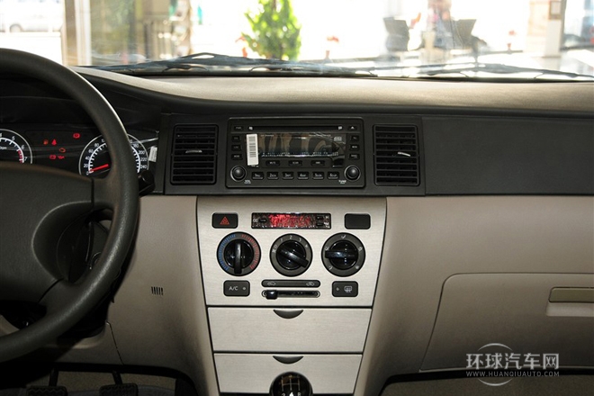 2012款 節(jié)能版 1.5L 手動(dòng)進(jìn)取型