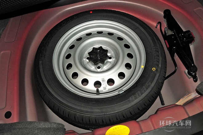 2012款 節(jié)能版 1.5L 手動(dòng)進(jìn)取型