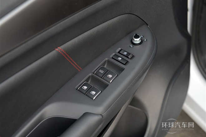 2013款 2.0L 手動舒適型 國IV