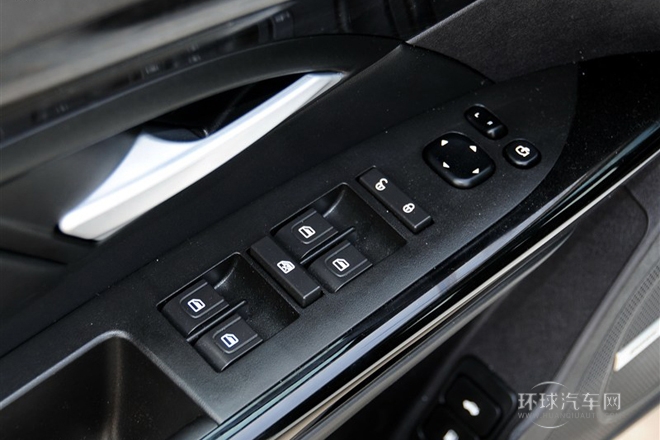 2013款 2.3T 豪華版