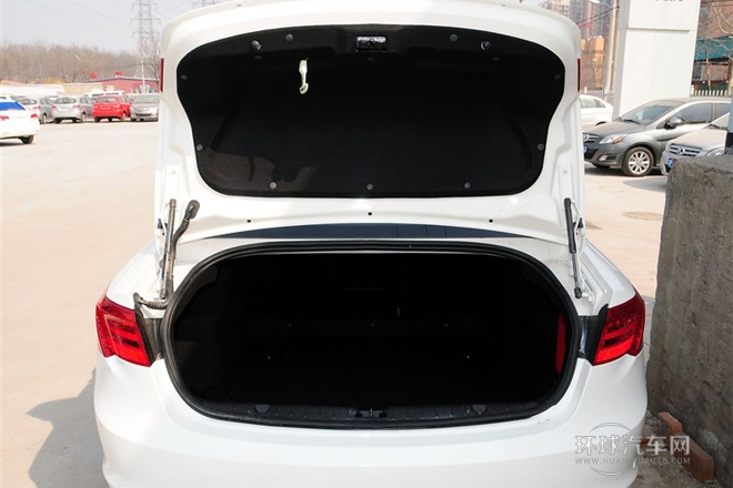 2013款 2.3T 豪華版