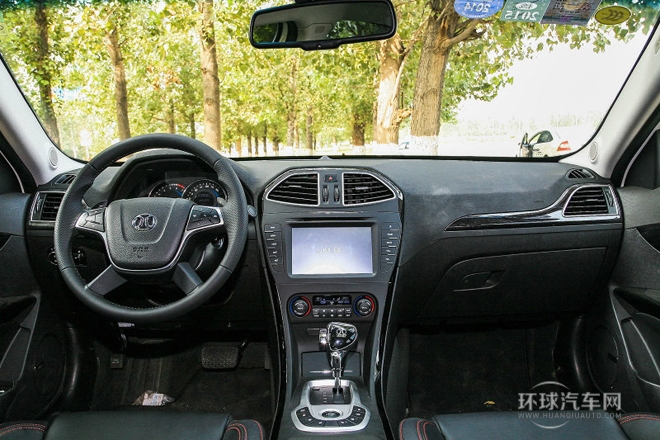 2013款 2.3T 豪華版