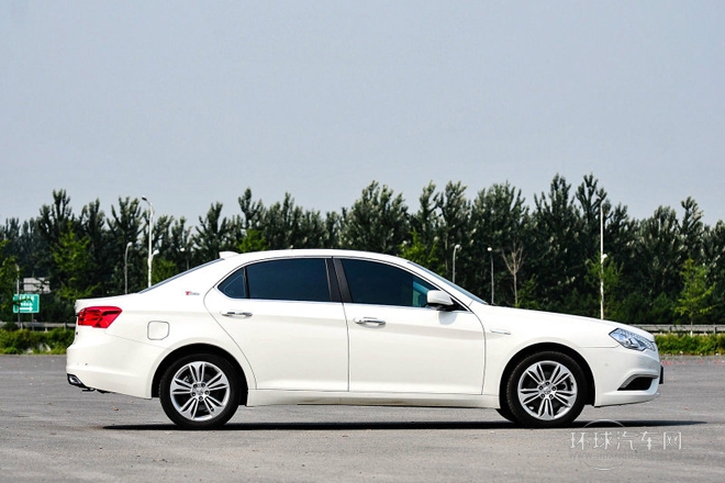 2013款 2.3T 豪華版