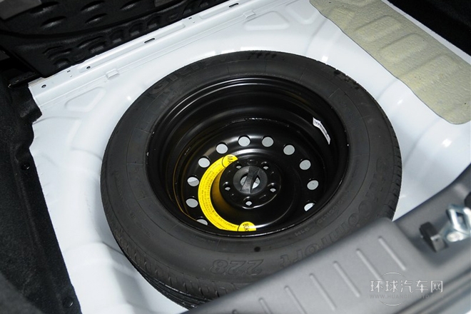 2013款 2.0L 手動舒適型 國V