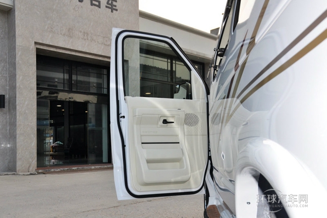 2011款 5.4L 鉑金版