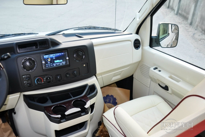 2011款 5.4L 鉑金版