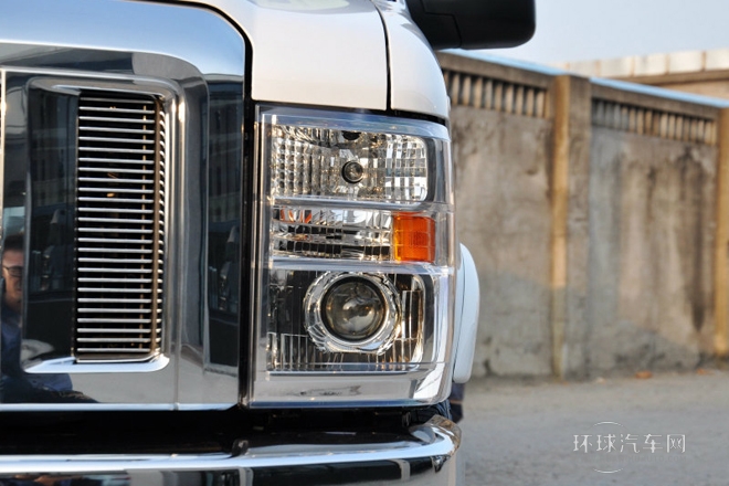 2011款 5.4L 鉑金版