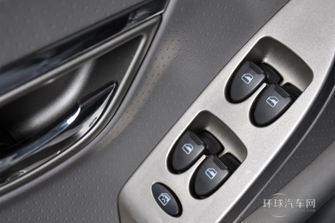 2011款 1.5L 手動舒適型