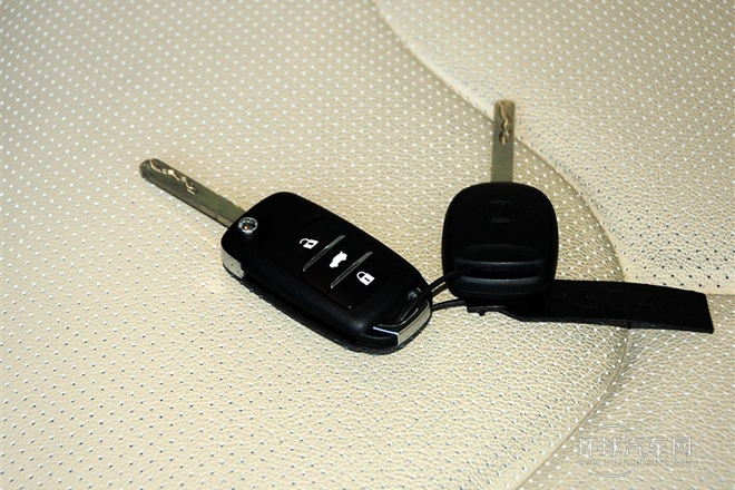 2013款 2.0L 自動豪華型 國IV