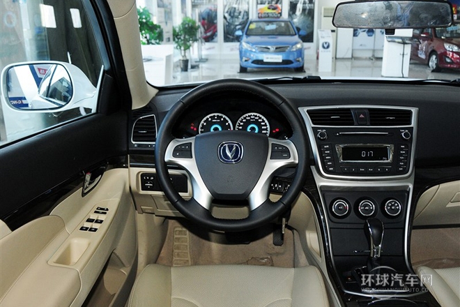 2013款 2.0L 自動豪華型 國IV