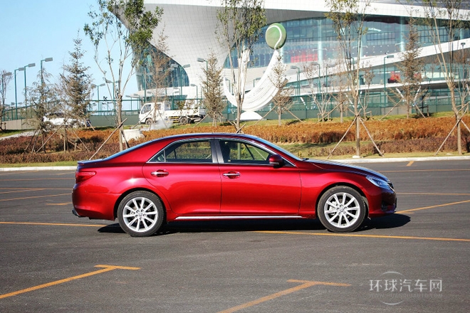 2013款 2.5V 尊銳版