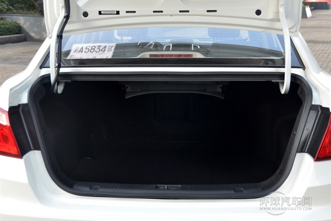 2014款 1.5T 自動(dòng)運(yùn)動(dòng)尊貴型