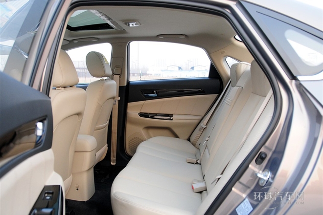 2014款 1.6L 手動尊貴型