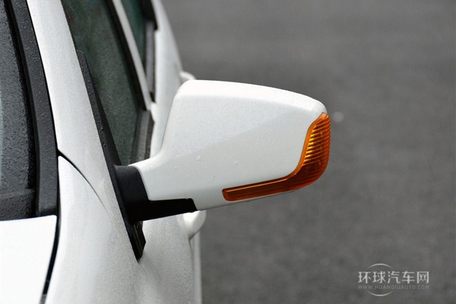 2011款 1.5L 自動豪華型