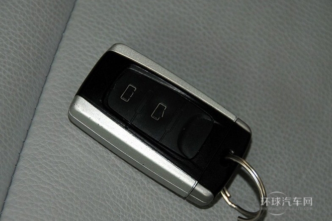 2011款 1.8T 自動尊貴型