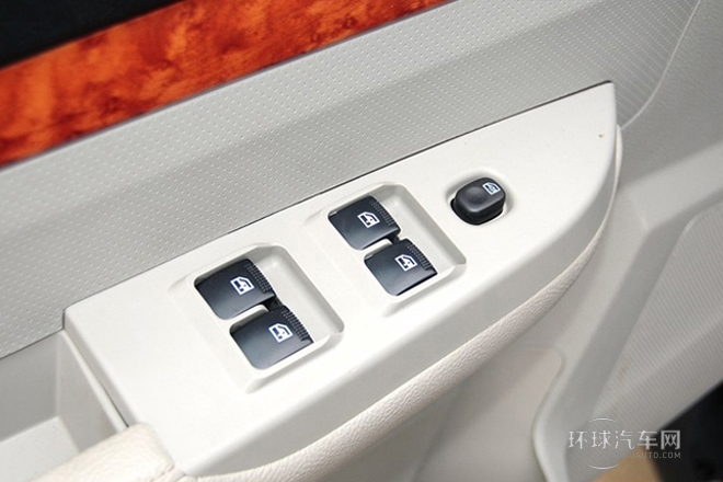 2012款 2.2L兩驅汽油基本型中軸