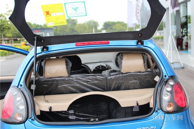 2011款 1.0L 手動標準型