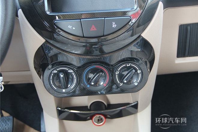 2011款 1.0L 手動標準型