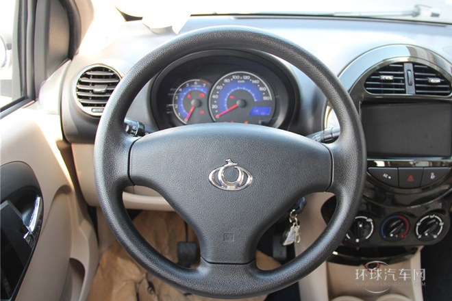 2011款 1.0L 手動標準型