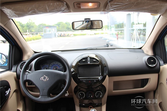 2011款 1.0L 手動(dòng)標(biāo)準(zhǔn)型