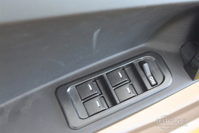 2013款 1.0L 手動進取型