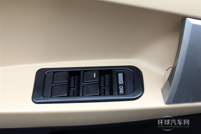 2014款 CROSS 1.3L 手動進取型