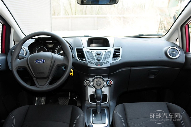 2013款 兩廂 1.5L 自動(dòng)時(shí)尚型