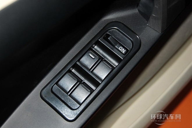 2014款 CROSS 1.5L 自動精英型