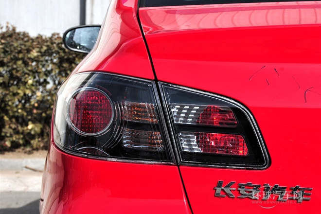 2012款 三廂 1.5L 手動豪華型