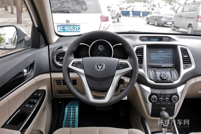 2012款 三廂 1.5L 手動舒適型