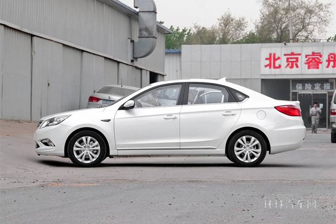 2012款 三廂 1.5L 手動舒適型