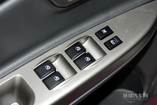 2012款 三廂 1.5L 手動(dòng)運(yùn)動(dòng)型