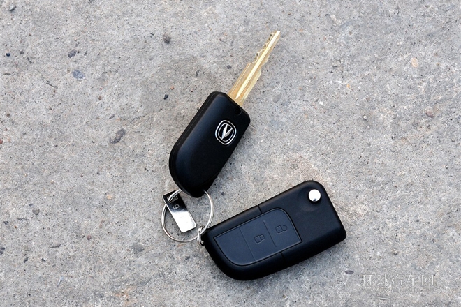 2012款 三廂 1.5L 手動(dòng)尊貴型