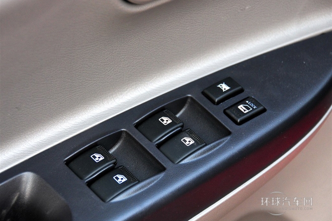 2012款 三廂 1.5L 手動尊貴型
