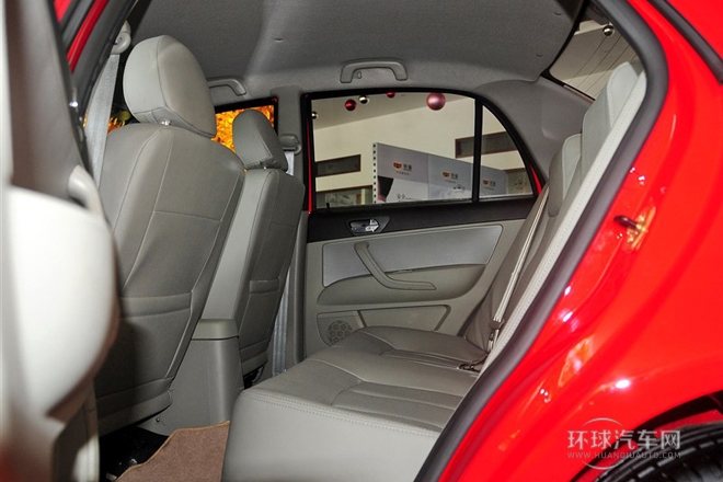 2014款 1.3L 尊貴型